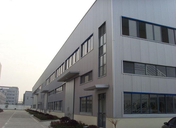 鋼結(jié)構(gòu)廠房施工遇到特殊天氣，這4個(gè)問(wèn)題要注意